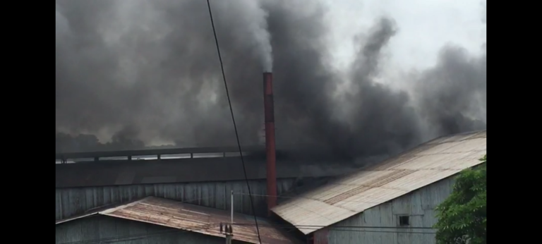 পরিবেশ দূর্ষণ করছে সালেহ স্টিল, লাখ টাকা জরিমানা