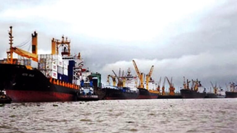 চট্টগ্রাম বন্দরে এলার্ট-৩