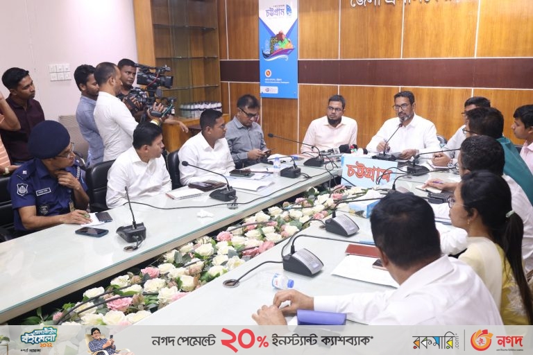 সড়কে কোন ধরণের চাঁদাবাজি বরদাস্ত করা হবে না : জেলা প্রশাসক