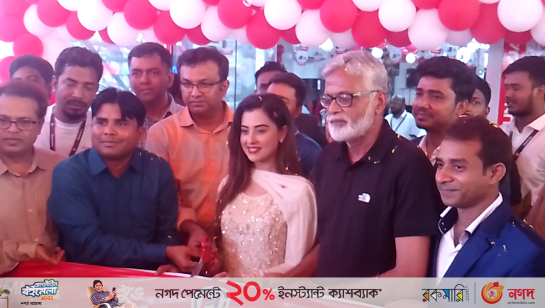 চট্টগ্রামে যমুনা ইলেকট্রনিক্সের ১৩ শোরুম উদ্বোধন করলেন চিত্র নায়িকা বুবলী