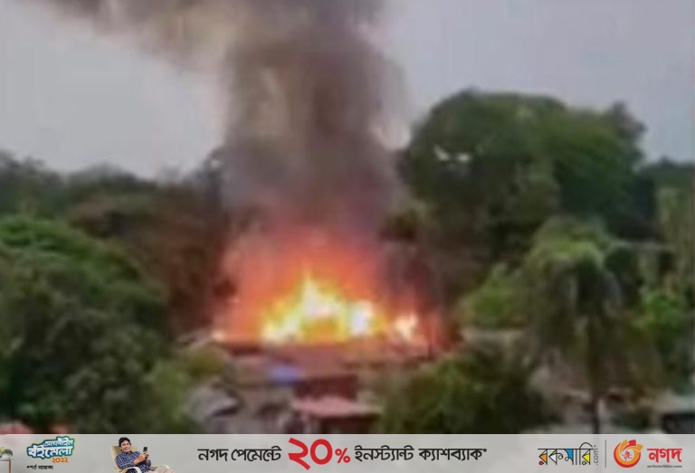 চট্টগ্রামের সিআরবি বস্তিতে আগুনে পুড়ে গেছে ১৪টি ঘর