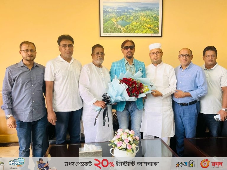 রেড ক্রিসেন্টের ভাইস চেয়ারম্যান মনিরুল ইসলামের সঙ্গে মেয়রের সাক্ষাৎ