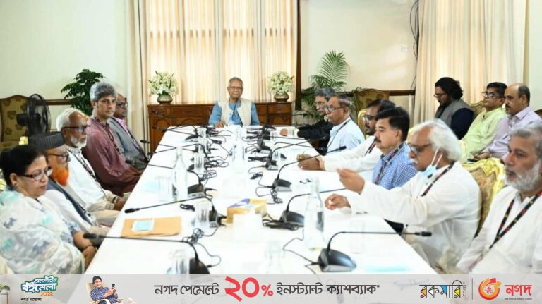 এক বছর না যেতেই পরাজিত শক্তির নানা ষড়যন্ত্রের লক্ষণ দেখা যাচ্ছে : প্রধান উপদেষ্টা