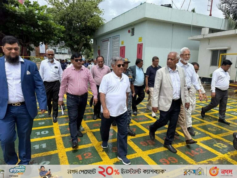 জাহাজ ভাঙা শিল্পে আন্তর্জাতিকমান বজায় রাখতে বর্তমান সরকার বদ্ধপরিকর : নৌপরিবহন উপদেষ্টা