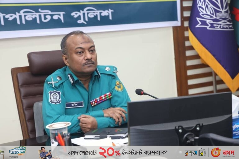 সিএমপি কমিশনারের উপস্থিতিতে তাৎক্ষণিক সমস্যার সমাধান 