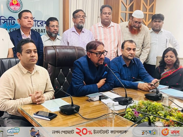 চসিকের অস্থায়ী ২৯৫ জনকে স্থায়ী করলেন মেয়র শাহাদাত
