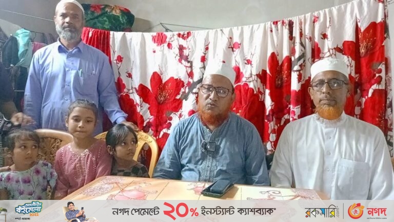 সাতকানিয়ায় দুর্ঘটনায় নিহতদের পরিবারে জামায়াত নেতৃবৃন্দের সাক্ষাৎ ও কবর জিয়ারত