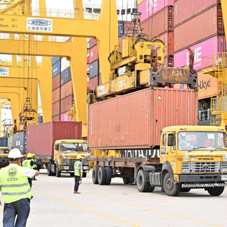 টার্মিনালের মালিকানা বিদেশি প্রতিষ্ঠানের হাতে তুলে দেওয়ার পরিকল্পনা সরকারের নেই