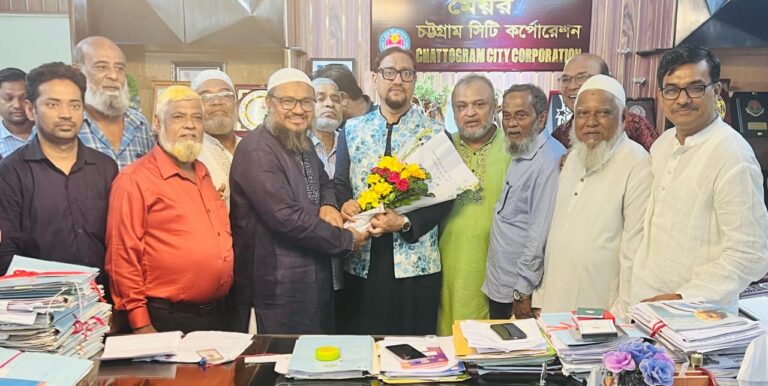 মানবতার সেবায় রেড ক্রিসেন্টের ভূমিকা প্রশংসনীয় : ডা. শাহাদাত হোসেন