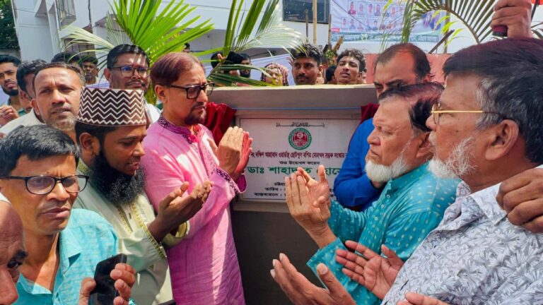 আগ্রাবাদের শেখ বশির আহমেদ সড়কের ভিত্তিপ্রস্তর স্থাপন