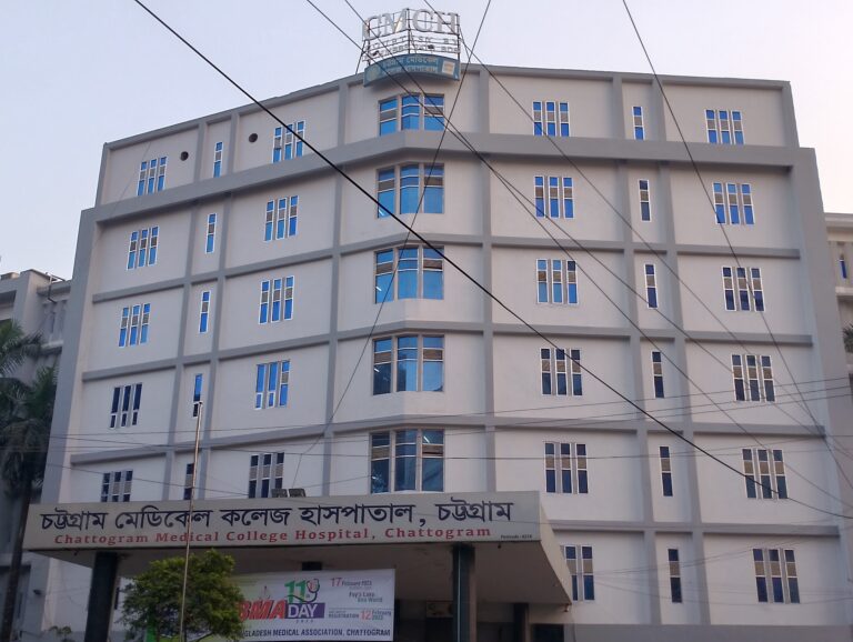 চট্টগ্রামে বাস চাপায় গার্মেন্টস কর্মীর মৃত্যু, চালক আটক