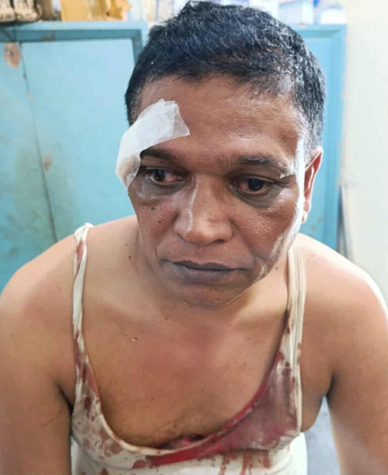 সীতাকুণ্ডে মব সৃষ্টি করে সাংবাদিককে মারধর