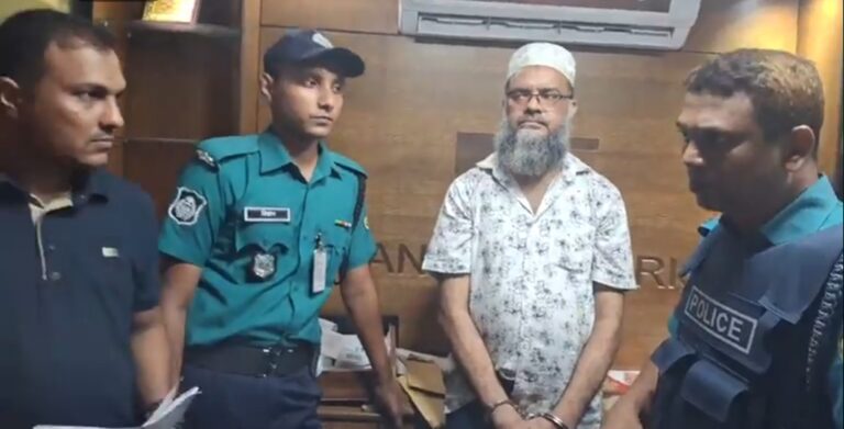 ছাত্র আন্দোলনে গুলি বর্ষণকারী সাবেক ছাত্রলীগ নেতা টিপুকে অস্ত্র-গুলিসহ গ্রেফতার