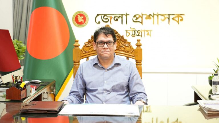চট্টগ্রামে নতুন জেলা প্রশাসকের দায়িত্ব গ্রহণ