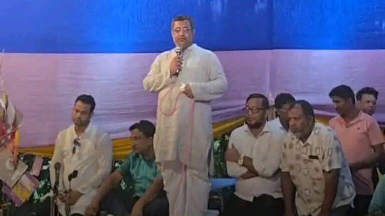 মিরসরাইয়ে কঠিন চীবর দানোৎসব পরিদর্শনে নুরুল আমিন চেয়ারম্যান