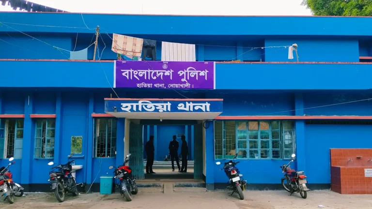 হাতিয়ায় বিয়েতে হুজুরকে দাওয়াত না দেওয়ায় সংঘর্ষ, নারীসহ আহত ১১