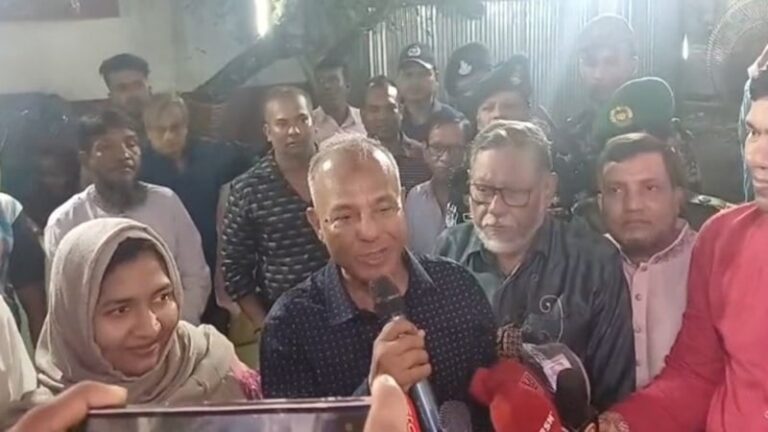 পার্শ্ববর্তী দেশের ইন্ধনে পূজায় অস্থিতিশীল সৃষ্টির চেষ্টা : স্বরাষ্ট্র উপদেষ্টা