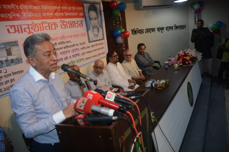 ঐকমতের বাইরে কথা বললে বিভেদ বাড়বে: আমীর খসরু