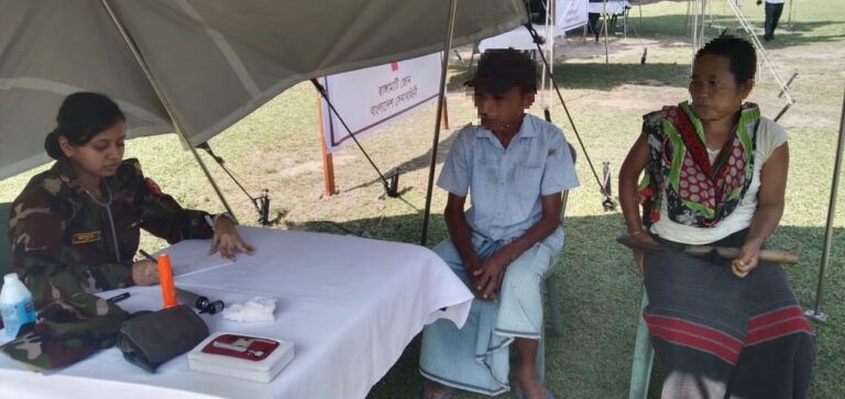ইউপিডিএফ’র বাধার মধ্যেও রাঙামাটিতে সেনাবাহিনীর বিনামূল্যে চিকিৎসাসেবা