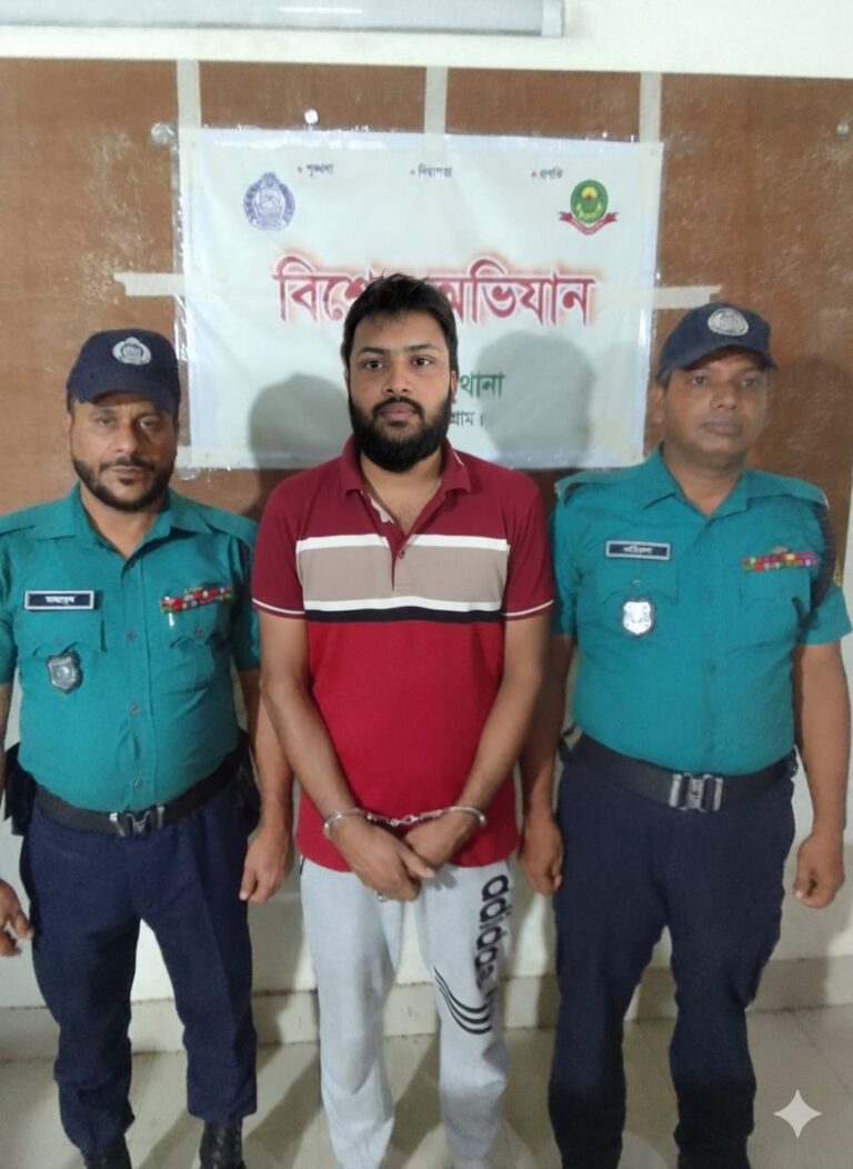 হাসপাতাল থেকে টেনেহিঁচড়ে তুলে নিয়ে যাওয়া সেই নিষিদ্ধ ছাত্রলীগ নেতাকে গ্রেফতার দেখিয়েছে পুলিশ