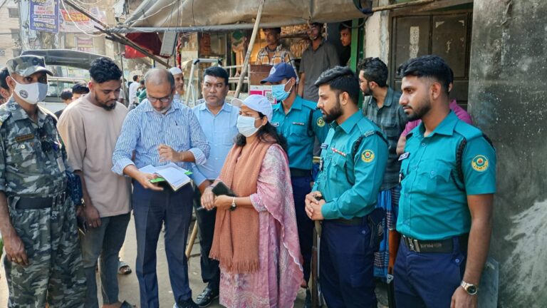 অস্বাস্থ্যকর পরিবেশে বেকারি পণ্য উৎপাদন: চসিক ভ্রাম্যমাণ আদালতের জরিমানা