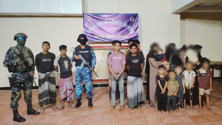 টেকনাফের গহিন পাহাড় থেকে নারী ও শিশুসহ ২৫ জন উদ্ধার