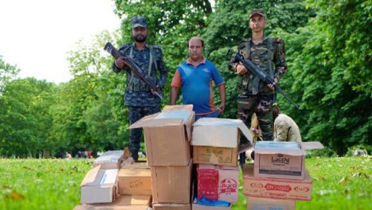 রাঙামাটিতে বিস্কুটের কার্টুনে পাচারের সময় সিগারেটভর্তি অটোরিক্সাসহ আটক-১