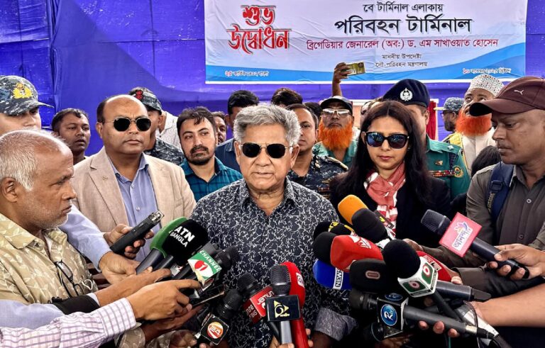 গত ১৭ বছরে এই বন্দরে যখন লুটপাট চলছিল, তখন কথা বলেননি কেন? প্রশ্ন পরিবহন উপদেষ্টা