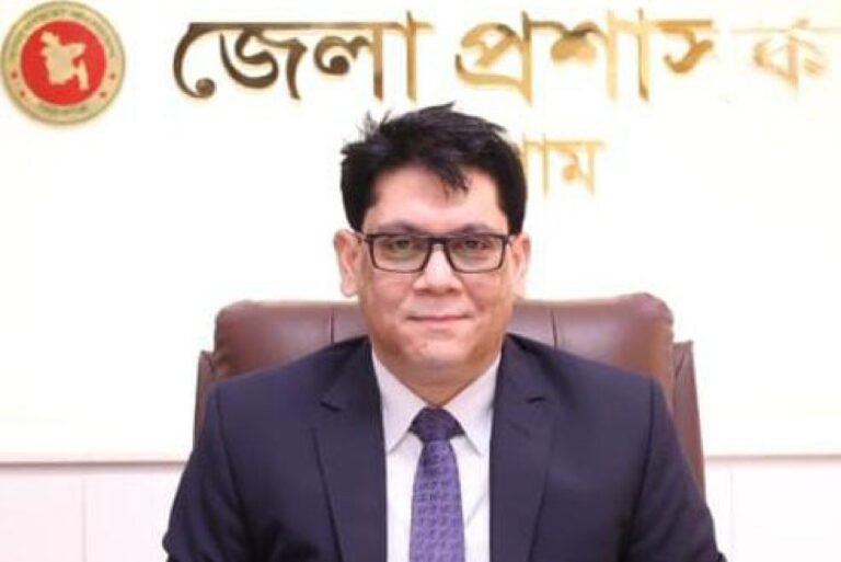 চট্টগ্রামের জেলা প্রশাসক সাইফুল ইসলামের দায়িত্বের শেষ কর্মদিবস পালন