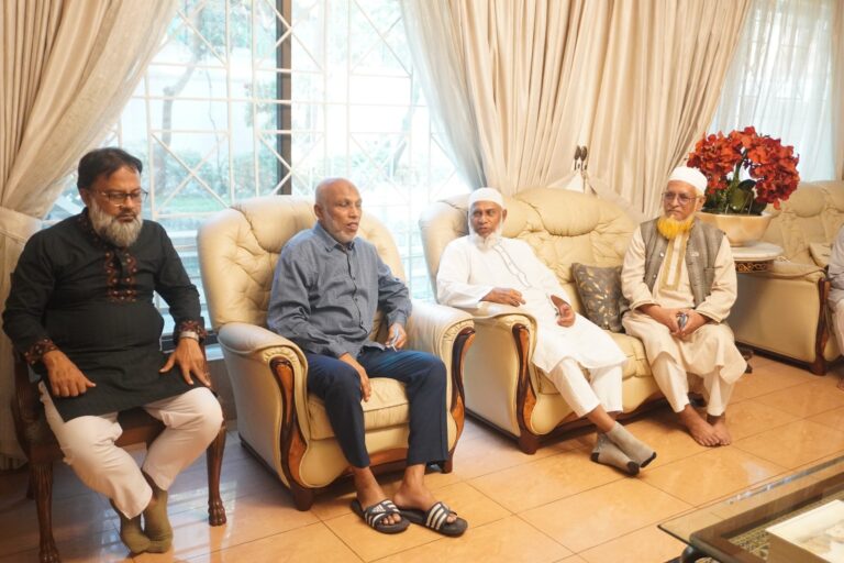 চট্টগ্রামে বিএনপির আহবায়ক এরশাদ উল্লাহকে দেখতে গেলেন নগর জামায়াত নেতৃবৃন্দ