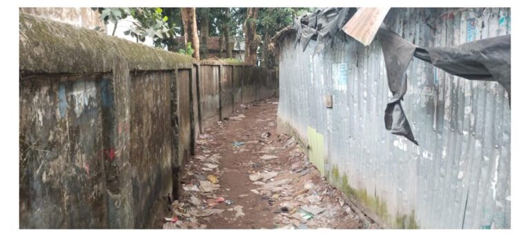 মিরসরাইয়ে সরকারি সড়ক পুনঃনির্মাণ ঘিরে জটিলতা নিরসনে প্রশাসনের জরুরি সভা