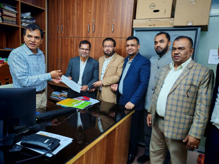 চট্টগ্রাম-৯ আসনে জামায়াত প্রার্থী ডা. এ কে এম ফজলুল হকের পক্ষে মনোনয়নপত্র সংগ্রহ 