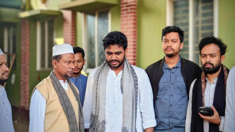 শহীদ হাদির স্মরণে দোয়া ও মিলাদ: শ্রমিকদের সঙ্গে মতবিনিময়ে জোবাইরুল আরিফ