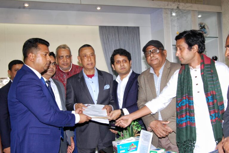 রাউজান আসনে বিএনপির প্রার্থী গোলাম আকবর খোন্দকারের মনোনয়ন দাখিল