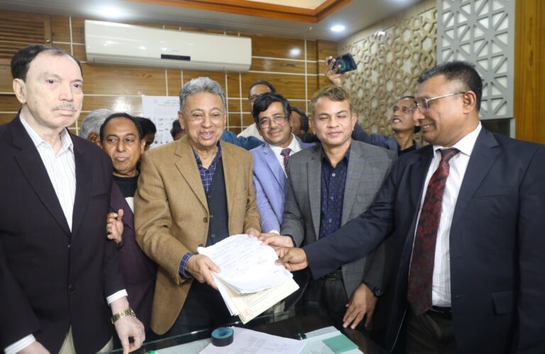 চট্টগ্রাম-১০ আসনে জামায়াত মনোনীত প্রার্থী অধ্যক্ষ শামসুজ্জামান হেলালীর মনোনয়ন পত্র দাখিল