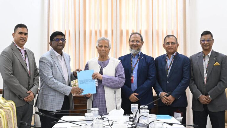 বঞ্চিত সশস্ত্র বাহিনীর সদস্যের ন‍্যায়বিচার নিশ্চিত করবে সরকার: প্রধান উপদেষ্টা