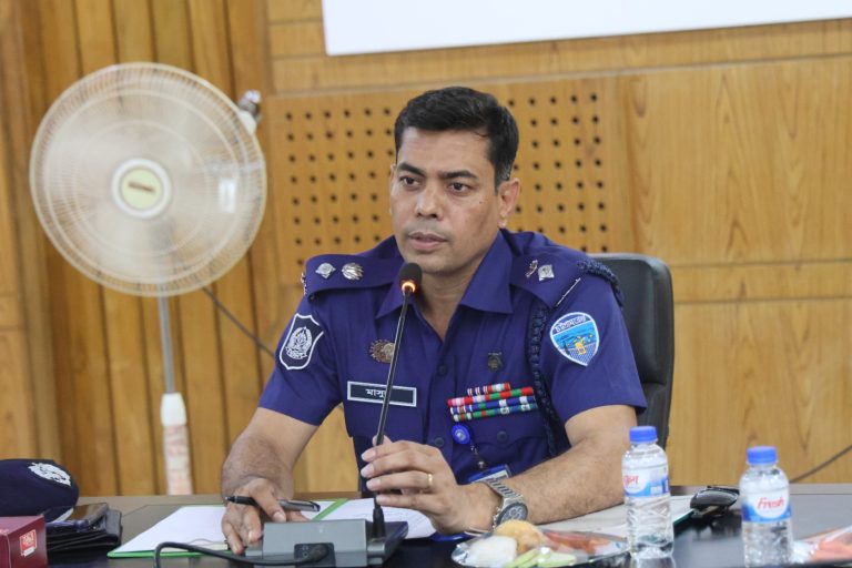 চট্টগ্রাম জেলার নতুন পুলিশ সুপার হিসেবে দায়িত্ব নিলেন মাসুদ আলম