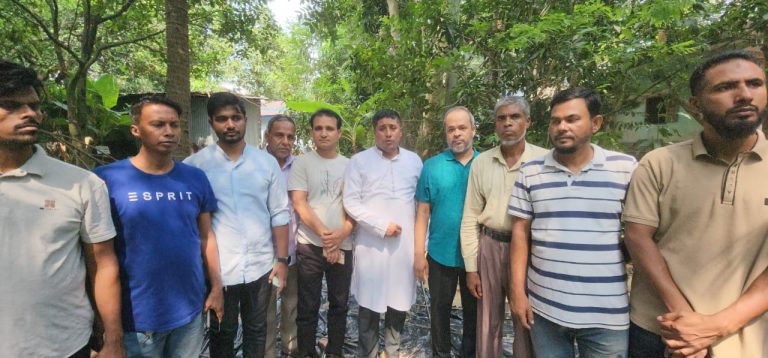 বাগোয়ানে দীর্ঘদিনের অবহেলিত সড়কের কার্পেটিং কাজের উদ্বোধন