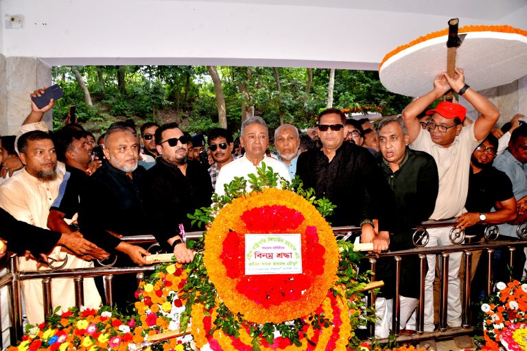 জনগণকে সঙ্গে নিয়েই শহীদ জিয়ার স্বপ্নের বাংলাদেশ গড়তে হবে : আমীর খসরু 