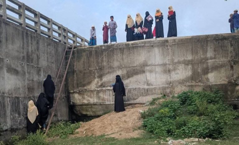 ঈদগাঁওয়ে  ১৩ কোটি টাকা ব্যায়ে নির্মিত সেতু পাঁচ বছর ধরে অকেজো