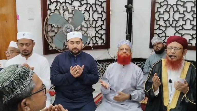 জামেয়া মাদ্রাসা সংলগ্ন দায়েম নাজির জামে মসজিদে জুমার নামাজ আদায় করলেন নাহিদ-নাসীরুদ্দীন