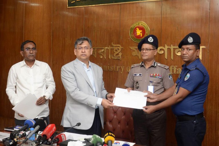 চট্টগ্রাম জেলা পুলিশের চার সদস্য পুরস্কৃত