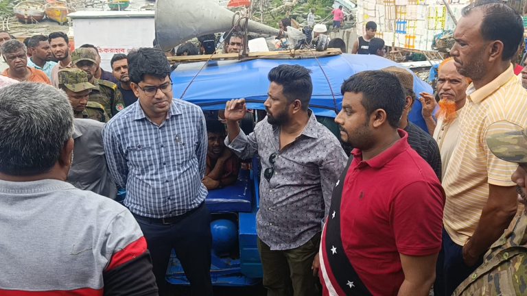 চসিকের নামে চাঁদাবাজির অভিযোগ: রানী রাসমণি ঘাটে উচ্ছেদ অভিযান