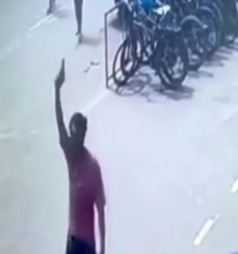 বিসিক শিল্প এলাকায় প্রকাশ্যে অস্ত্রের মহড়ায় নগর শ্রমিক কল্যাণের গভীর উদ্বেগ