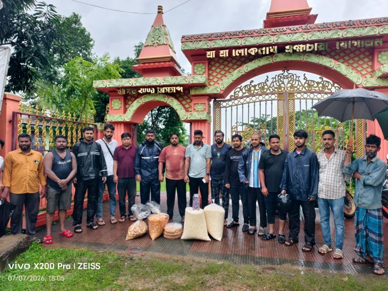 দুর্যোগে দুর্গত মানুষের পাশে রাঙামাটি ছাত্রদল, আশ্রয়কেন্দ্রে শুকনা খাবার বিতরণ