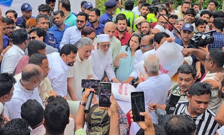 বন্যার্তদের পুনর্বাসনই এখন সরকারের সর্বোচ্চ অগ্রাধিকার: অর্থমন্ত্রী