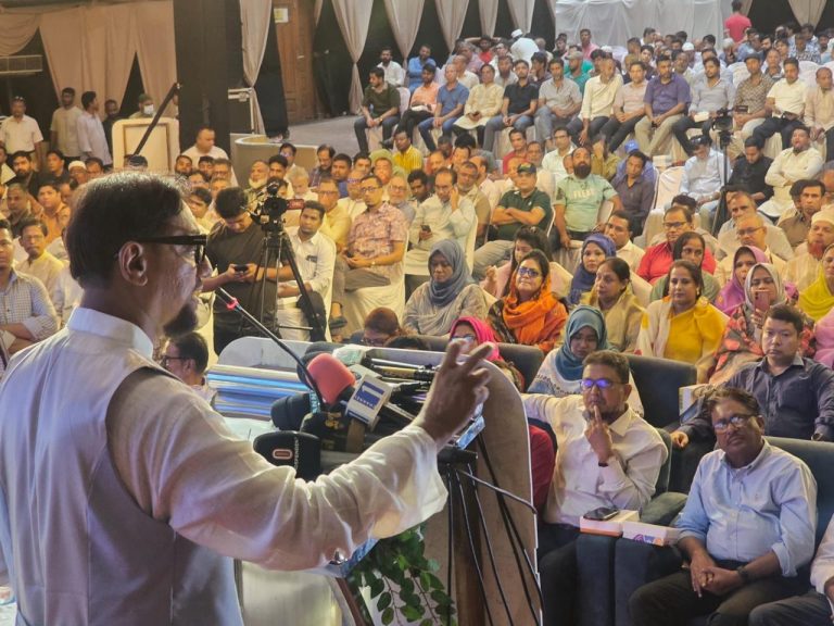 নাগরিক সমস্যা সমাধানে ‘আমাদের চট্টগ্রাম’ অ্যাপ উদ্বোধন করলেন মেয়র ডা. শাহাদাত হোসেন