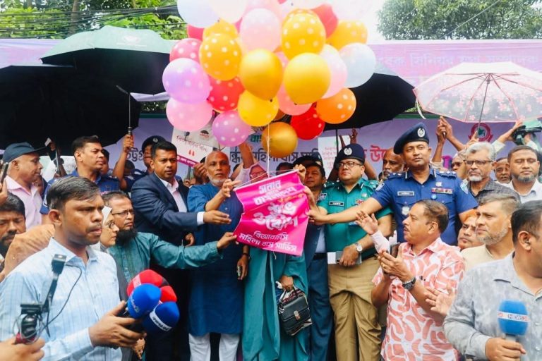 চট্টগ্রামেও নারীদের জন্য চালু হলো বিশেষ বাস সেবা